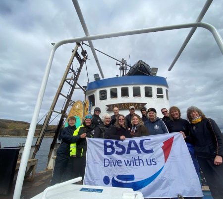 Combined team of BSAC volunteer divers and Seawilding science officers